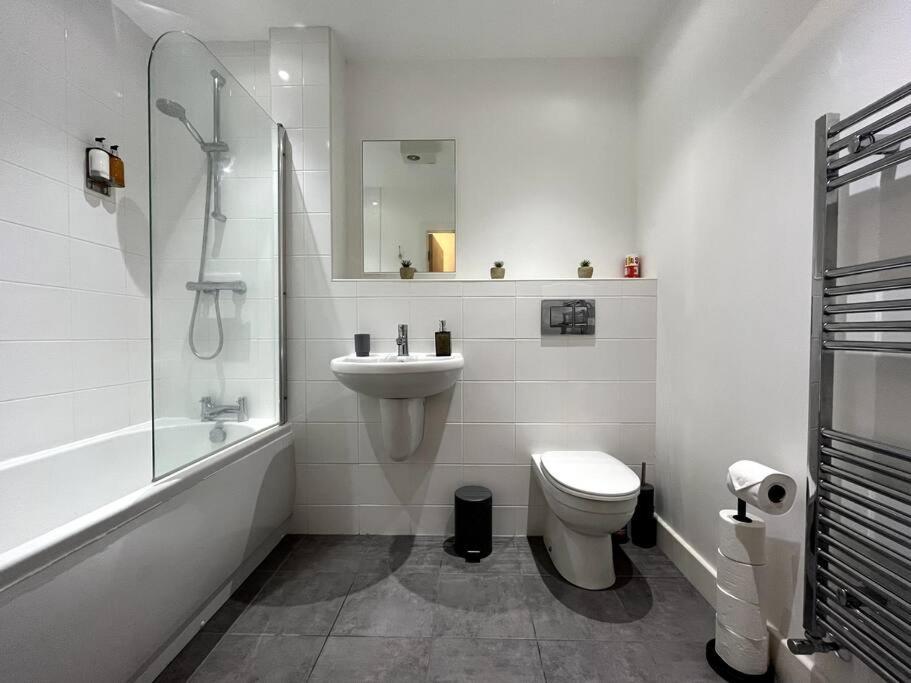 דונקסטר Modern 1 Bedroom Serviced Apartment - Near City Centre מראה חיצוני תמונה