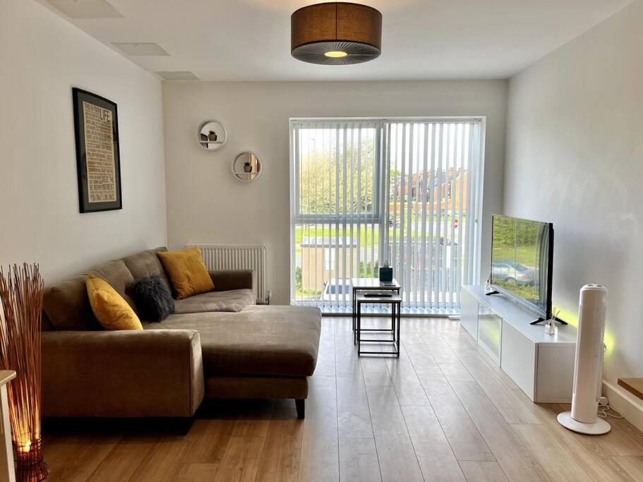 דונקסטר Modern 1 Bedroom Serviced Apartment - Near City Centre מראה חיצוני תמונה