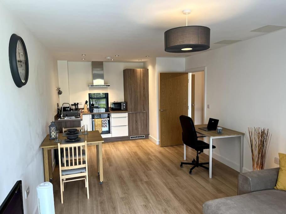 דונקסטר Modern 1 Bedroom Serviced Apartment - Near City Centre מראה חיצוני תמונה